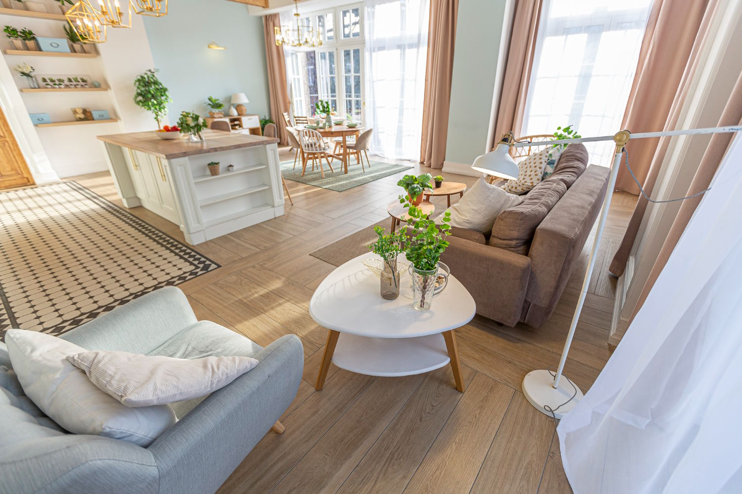 Piękno i funkcjonalność drewnianych podłóg w Twoim domu